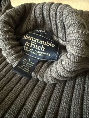 Abercrombie & Fitch Men's Charcoal Ribbed Turtleneck Sweater
